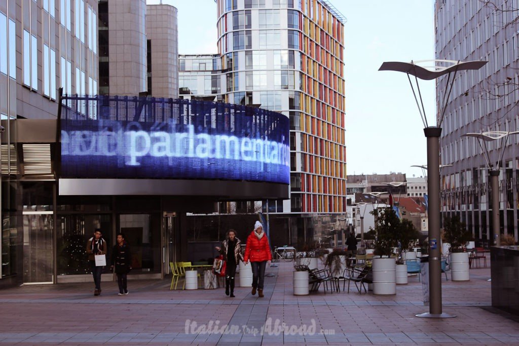 Parlamentarium brussels - free visit - italiantripabroad - italian travel couple expat in uk - top uk travel blog