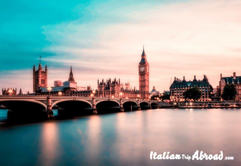 Prettiest streets in London - Uk - View on London Bridge and Big Ben
