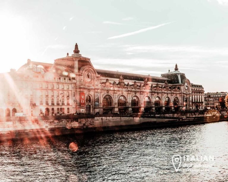 That's what looks like Paris in winter time from the riverside