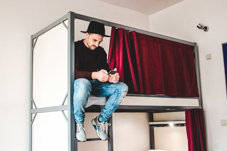 Could a couple staying in a hostel dorm