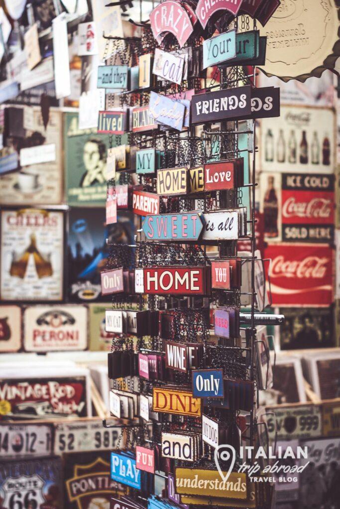 Postcards from London - Where to find the best souvenirs from London 