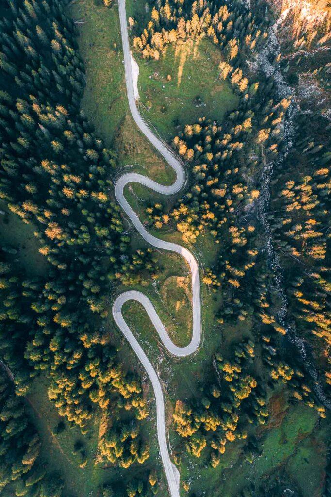 Know the roads you are going to drive in the Dolomites - Eyebird view on the Dolomites roads