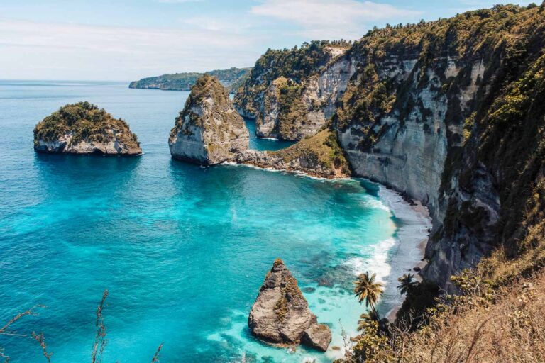Atuh Beach Indonesia Bali - Turquaise water and rock formation