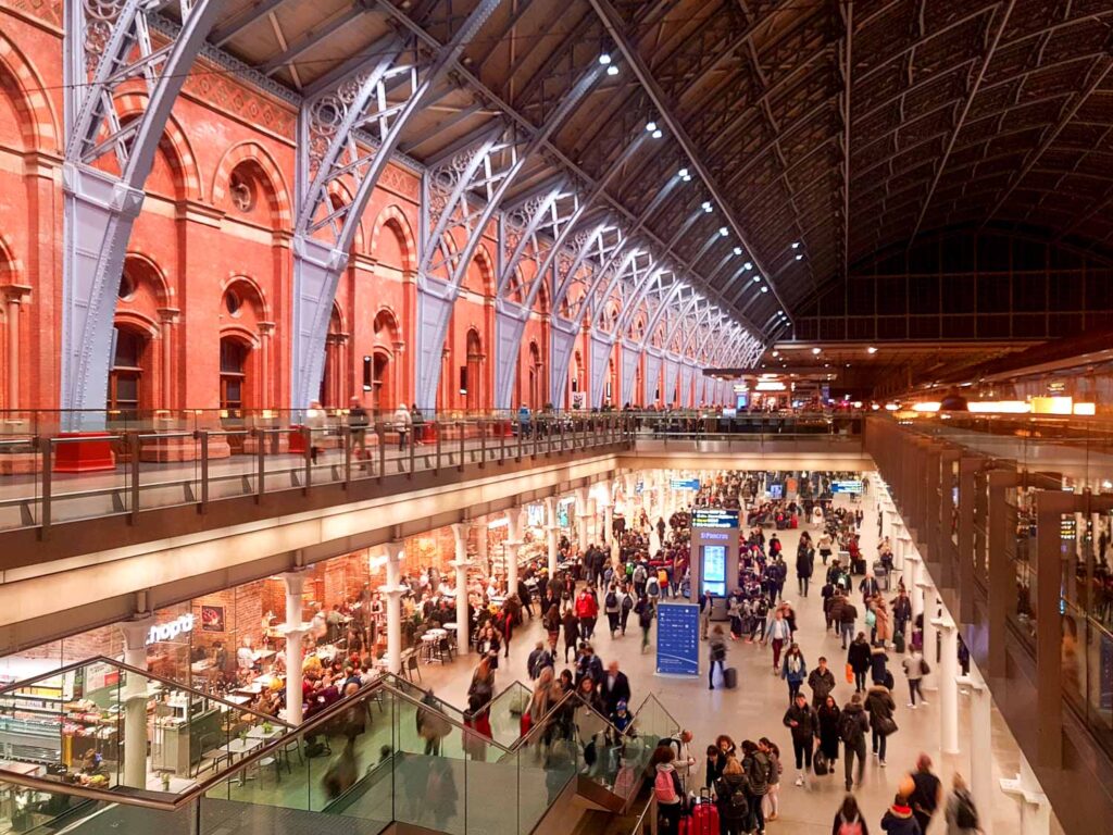 16 Interesting Free Things to do in Oxford | LOCATIONS & MAP 2 St. Pancreas International Train Station London
