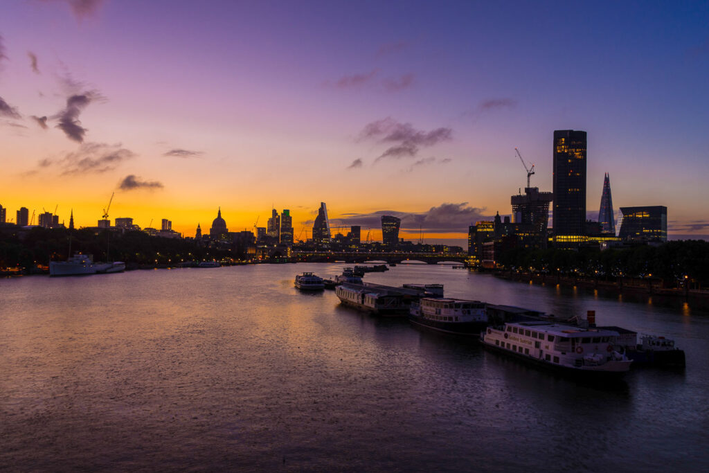 Sunset over London Bridge | Quotes about London 
