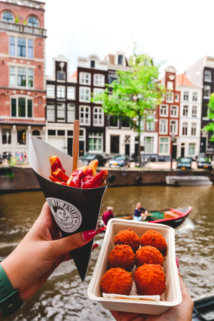 15 Most romantic things to do in Amsterdam 9 Dutch street food in Amsterdam - Typical food to try in Netherlands - Amsterdam canals photo spots