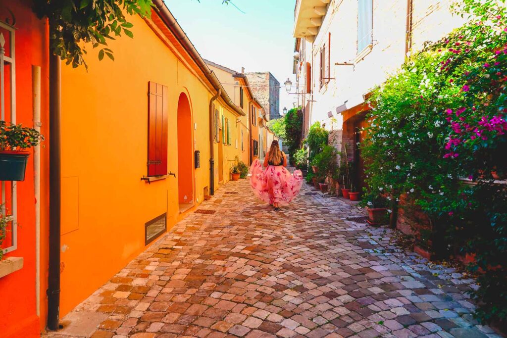 Bimba walking around the cute streets of Santarcangelo di Romagna