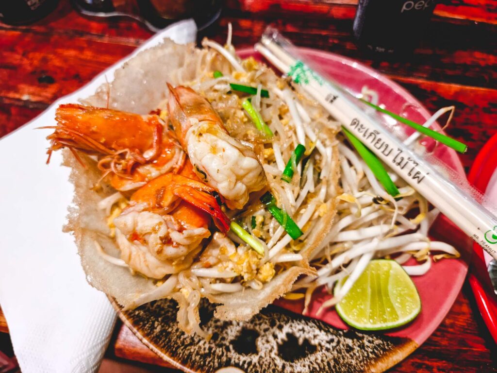Delicious food to try in Bangkok Thailand - Traditional Pad Thai - Bangkok vs Chiang Mai: Food