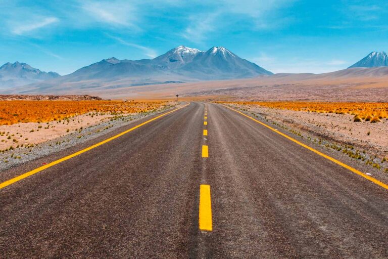 Route 66 is one of the most epic road trips in the world. It is a dream coming true for avid travellers looking for the most scenic landscapes. Route 66 is also one of the best road trip for couples seeking adventure and USA itinearies.