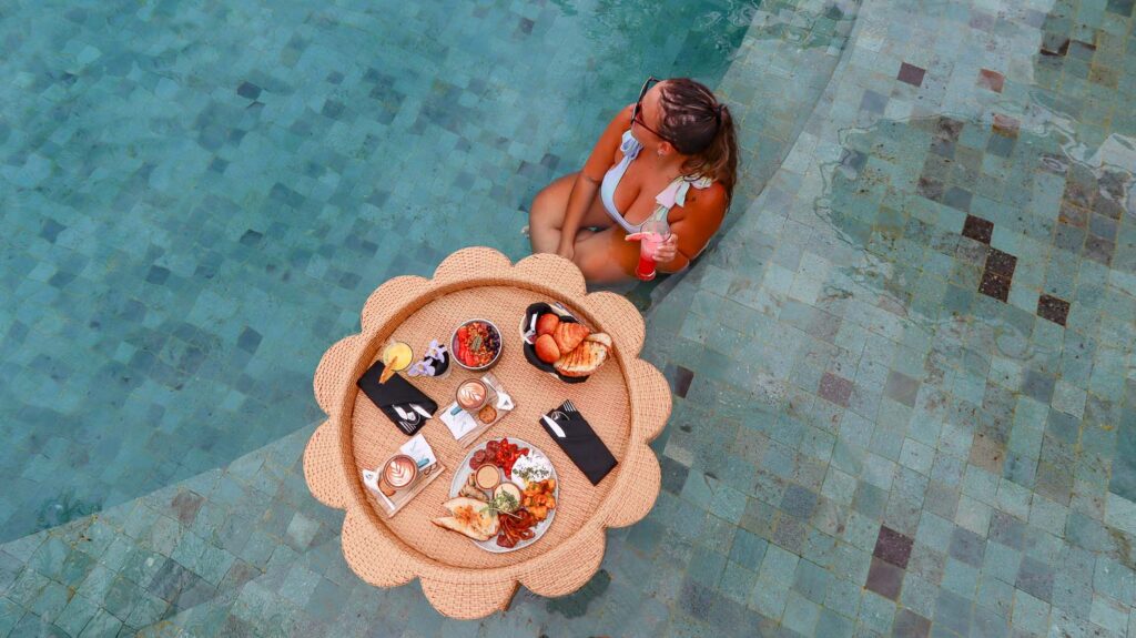 Is Bali worth visiting? An honest overview of pros and cons of visiting Bali 11 Floating breakfast in Bali - Is Bali worth the hype?