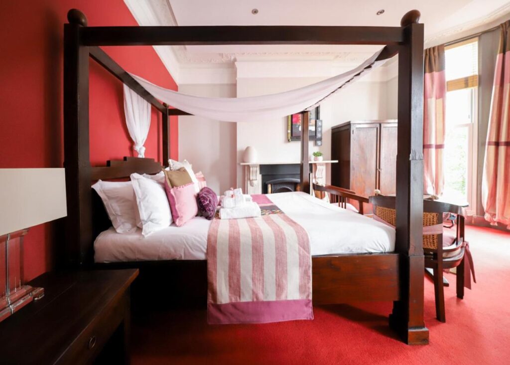Best on a budget accommodations in Brighton - Cavalaire guest house brighton