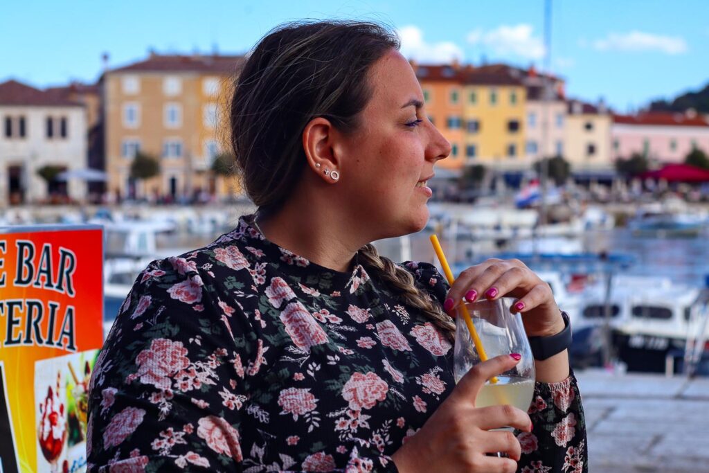 Sit at a local bar on the Rovinj promenade - Rovinj Riva - Rovigno bars sul mare - Summer in Rovinj Croatia