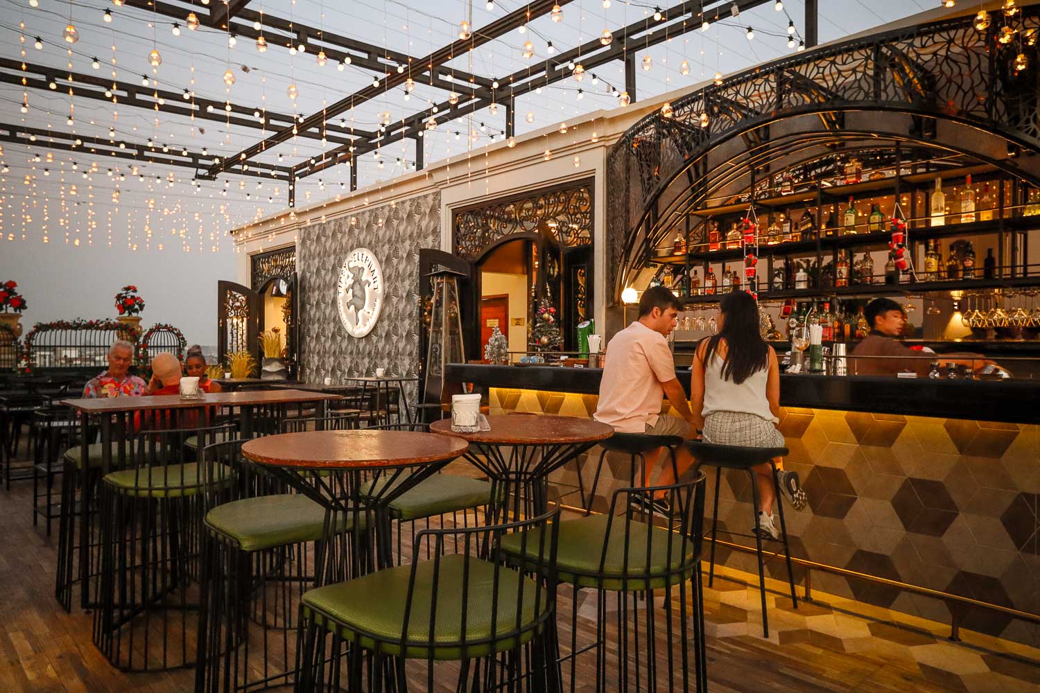 Vientiane best rooftop bar - Tipsy Elephant - Vientiane Promenade