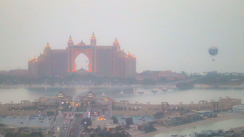 Dubai best hotels on Palm Jumeirah - The best of Dubai 3 days itinerary, everything you need to know before visiting Dubai 