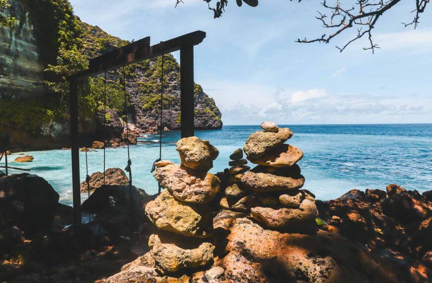 Tembeling Beach: The Natural Pool of Nusa Penida