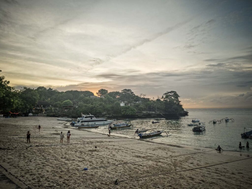 Mushroom beach nusa Lembongan | Things to do on Nusa Lembongan