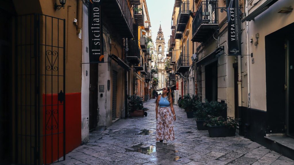 Via Maqueda narrow streets of Palermo - Uncover hidden gems and photo spots in Palermo