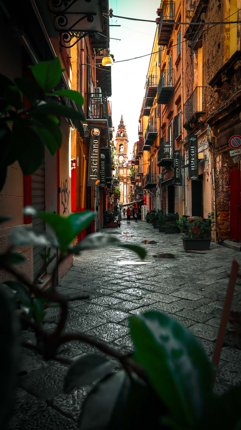 Best photos of Palermo - Narrow streets of Palermo, Sicily