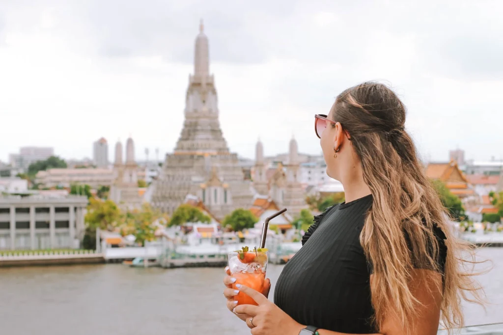 Is Bangkok worth visiting? 10 Reasons why visit Bangkok 11 Rooftop bars in Bangkok Thailand - One day in Bangkok
