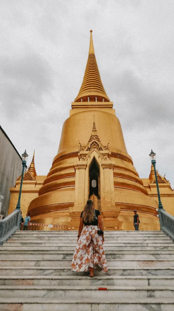 One Day Bangkok Itinerary: The perfect guide to 24 hours in Bangkok 5 Visiting the Emeral Buddha Temple